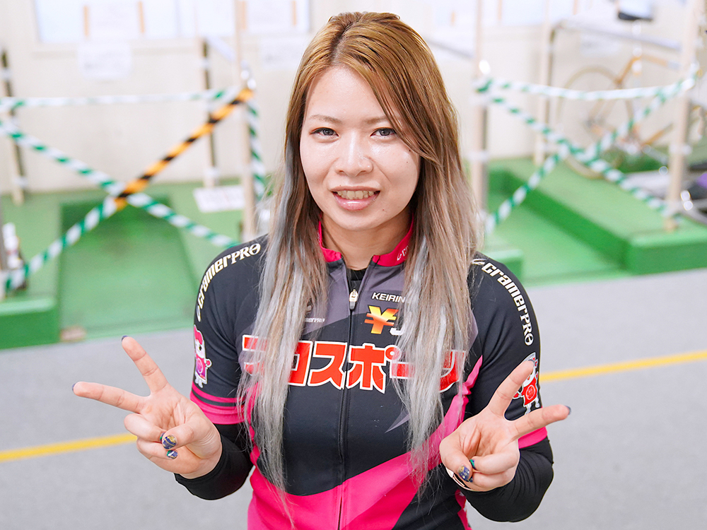 期間限定！女子競輪選手 石井寛子さんのサイン入りウェア - 自転車